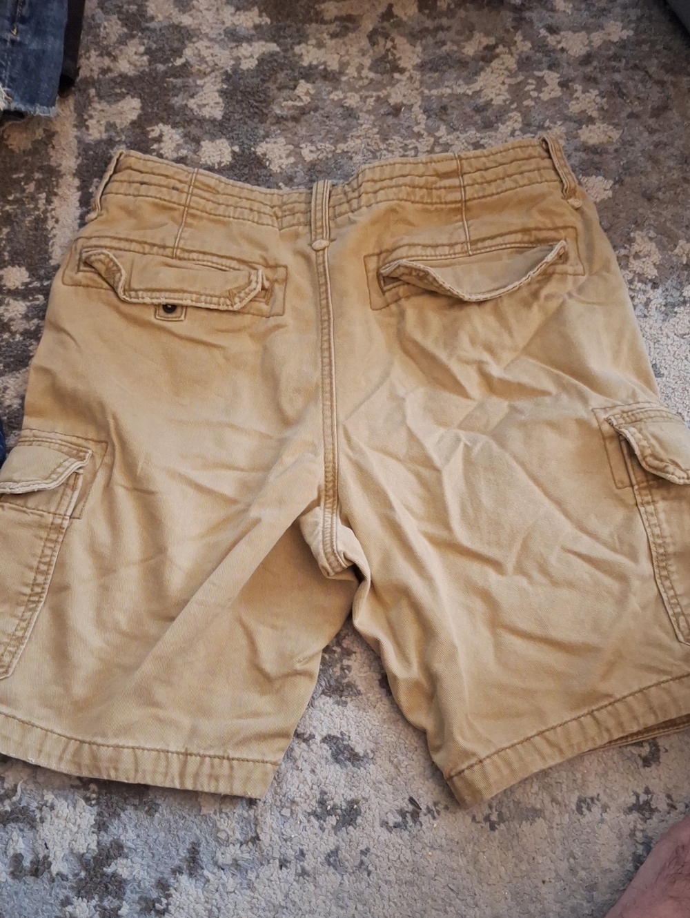 Hollister Men's Tan Cargo Shorts - Utility Pockets